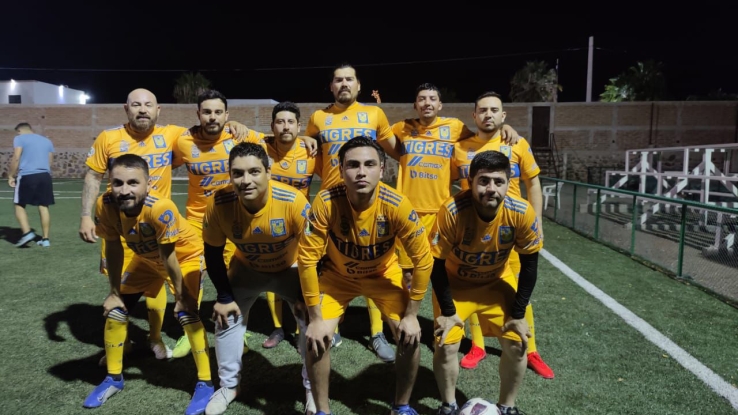 Partidazo entre Mandilones y Espartanos