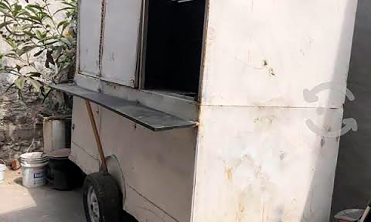 Dañan caseta expendedora de alimentos