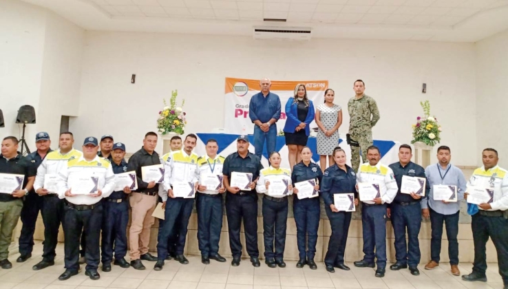 ELEMENTOS DE POLICÍA Y TRÁNSITO Culminan educación preparatoria