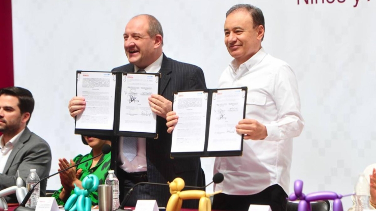El gobernador Alfonso Durazo y representantes de la Unicef. Firman convenio a favor de la niñez