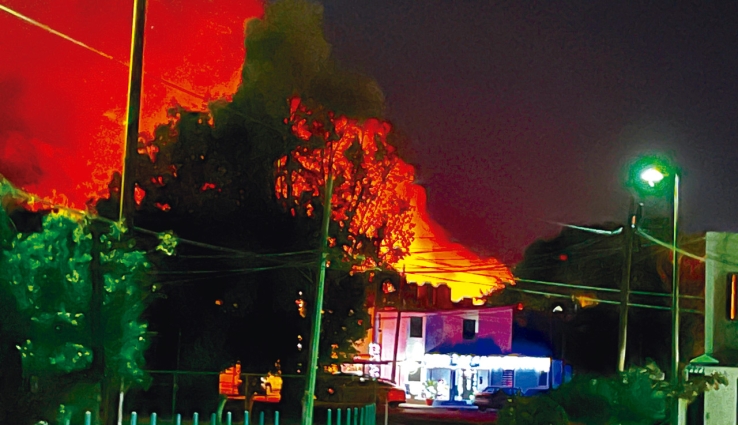 EN NOCHE BUENA  Se incendia cerro del Fovissste