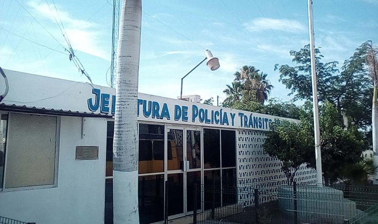 EBRIO SUJETO Intenta lesionar a su hermano