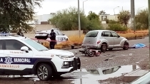 Muere motociclista en triple choque