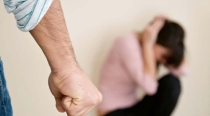 TRAS GOLPIZA DE ESPOSO  Continúa internada mujer