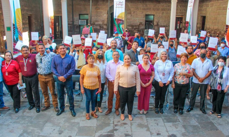 AYUNTAMIENTO  Entrega 110 títulos de propiedad