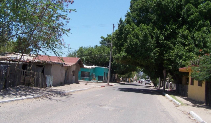 DETIENEN A DOS Por fisgonear a viviendas