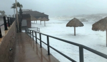 Playa incluyente, mar de corrupción
