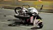 Derriba perro a motociclista