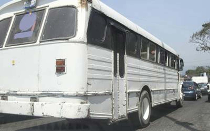 EN EMPALME Dejan abandonado servicio de transportes las rutas