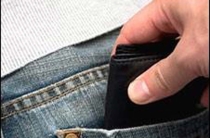 Detienen a joven por estar señalado de robar billetera