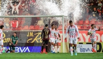 Necaxa rescata el empate ante Xolos tras autogol tempranero