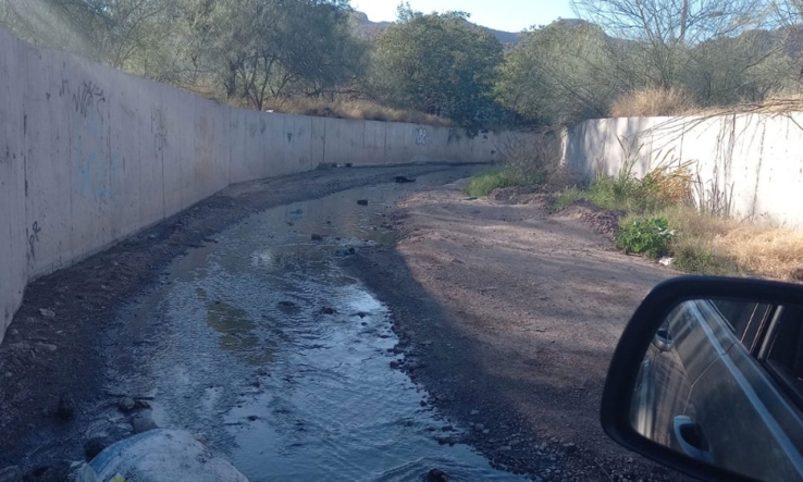 Arroyo de Fátima inundado de aguas negras