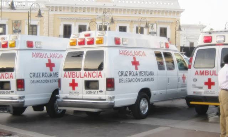    EN LA CALZADA  Se lesiona motociclista al chocar contra vehículo