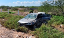 A LA ALTURA DE LA CARRETERA ESTATAL 85   Abandonan auto volcado   