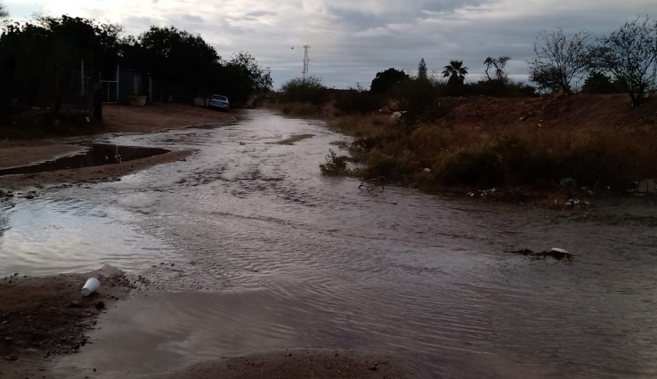 Se derrama agua potable
