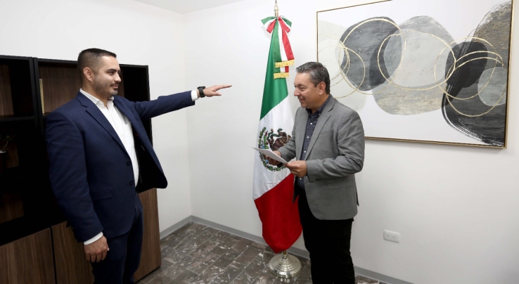 Ante el titular de la SEC Rinde protesta nuevo director de Crédito Educativo