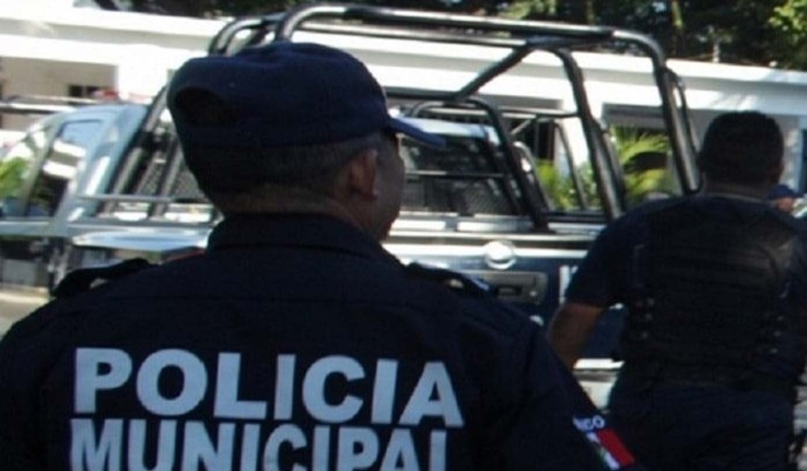Capturan a joven por estar a un lado de vehículo con la puerta abierta