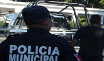 Capturan a joven por estar a un lado de vehículo con la puerta abierta