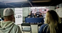 El comisario de la Policía Municipal Atiende a vecinos del Fovissste