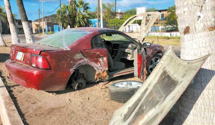 Dejan a vehículo en abandono