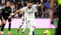 Real Madrid arrolla al Elche y recupera terreno en LaLiga