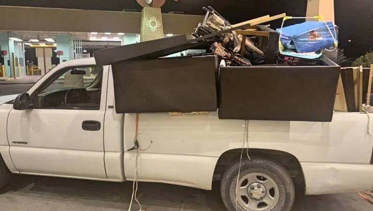 Los artículos son para su venta en el tianguis. Sorprenden a sujeto
