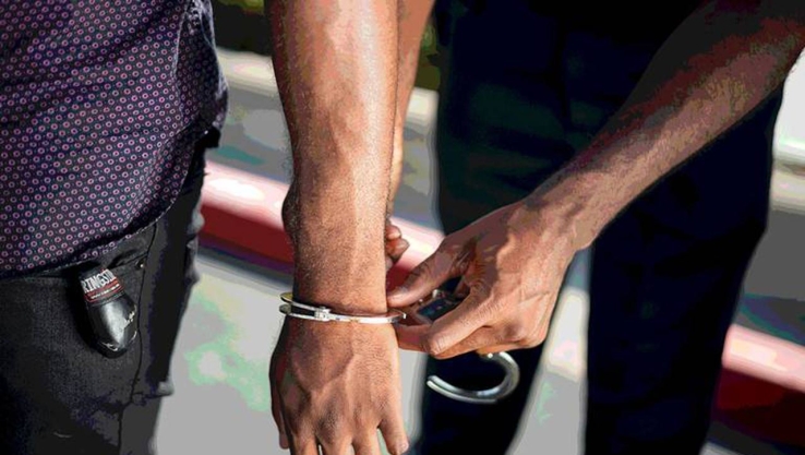 CONTABA CON REPORTE DE DAÑOS  Lo detienen por escandalizar