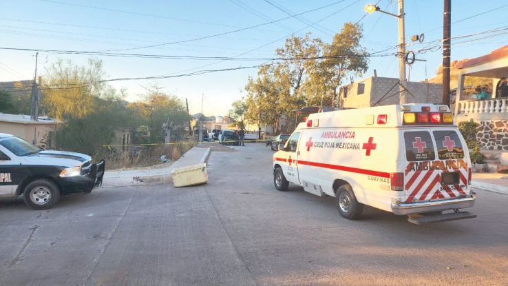 Acribillan a mujer