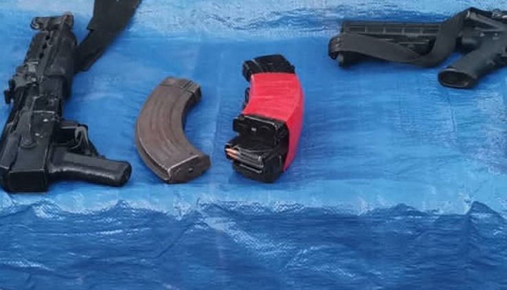 SEDENA Y POLICÍA ESTATAL Detienen a tres personas armadas