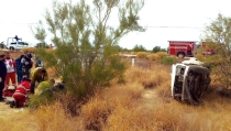 EN LA CARRETERA GUAYMAS-HERMOSILLO  Fallece conductor al volcarse