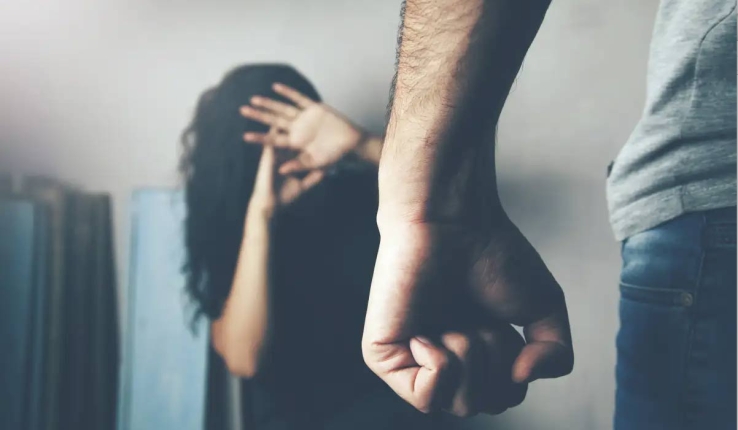 Intenta lesionar a ex pareja