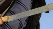 Amenaza a personas con machete