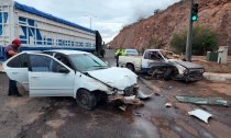 Ebrio conductor provoca fuerte choque