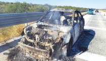 AL SUR DE EMPALME  Se incendia vehículo