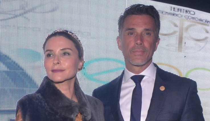 Issabela Camil ofendida porque Sergio Mayer no se tatuó su nombre