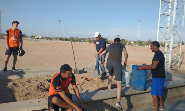 DEPORTISTAS  Colaboran reforestando UDM