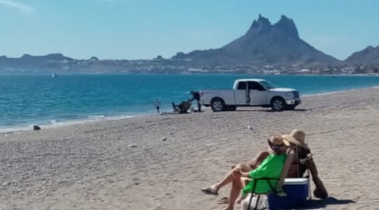 En la playa San Francisco Multan a turista por ingresar con auto a la playa
