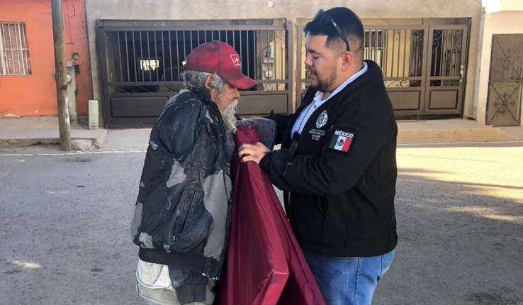 Siguen cobijando a indigentes