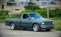    EN LA PETROLERA  Roban pick up de procedencia extranjera