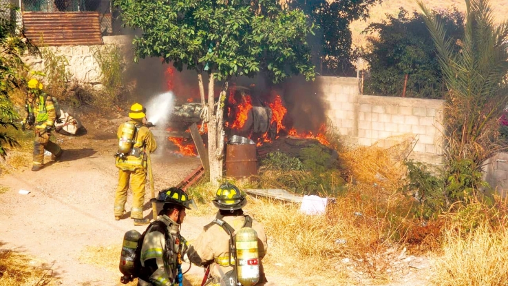 Se incendia vehículo