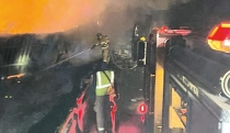 EN EL KILÓMETRO 94  Chocan vehículos pesados y se incendian