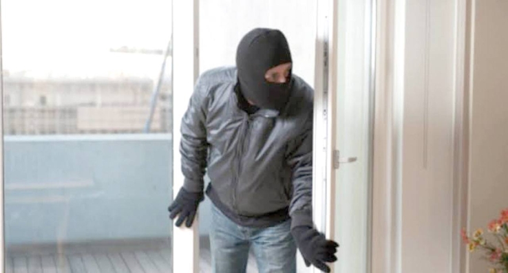 Buscan a allanador de vivienda