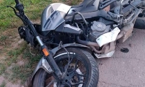 Se lesiona motociclista