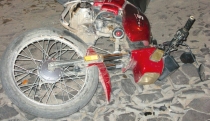 Se lesiona motociclista en accidente