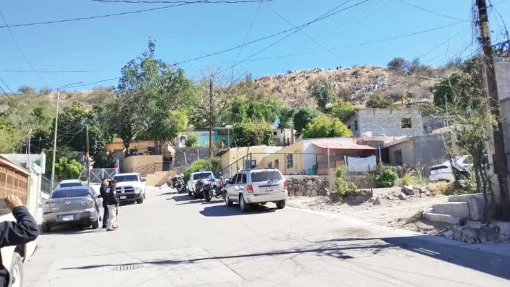 ELEMENTOS MUNICIPALES  Abaten a hampón y arrestan a dos