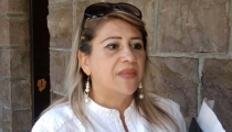 Desde ayer empezaron a cobrar personas de 65 años