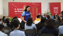 Ofrece medallista Rebeca Valenzuela motivante conferencia a estudiantes empalmenses