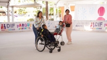 Autoridades del DIF Sonora Instan a disfrutar pista de hielo incluyente