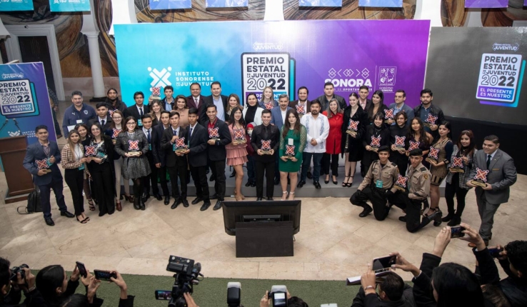 Con posadas y festivales navideños concluyen periodo escolar este año