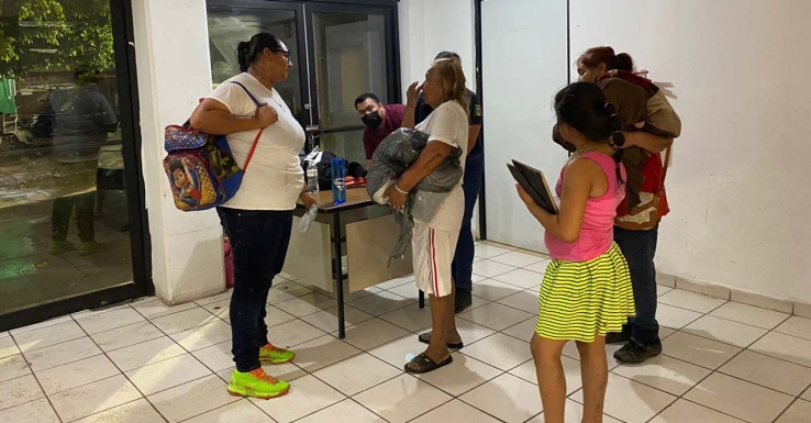 Atienden a albergados